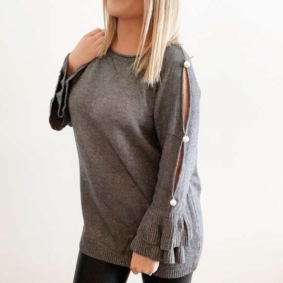Gray Pearl Sweater With Cut Out Sleeves - Picture 2 of 5